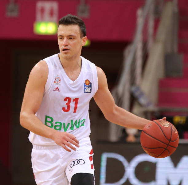 尤其是在客 尤其是在客